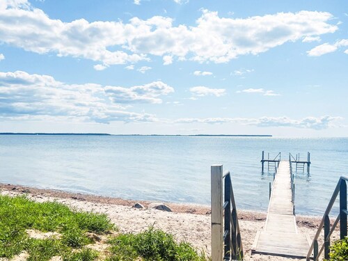 Cozy Summer House Near Ore Strand