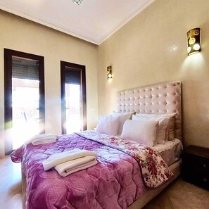 3 bedrooms, iron/ironing board, WiFi, bed sheets