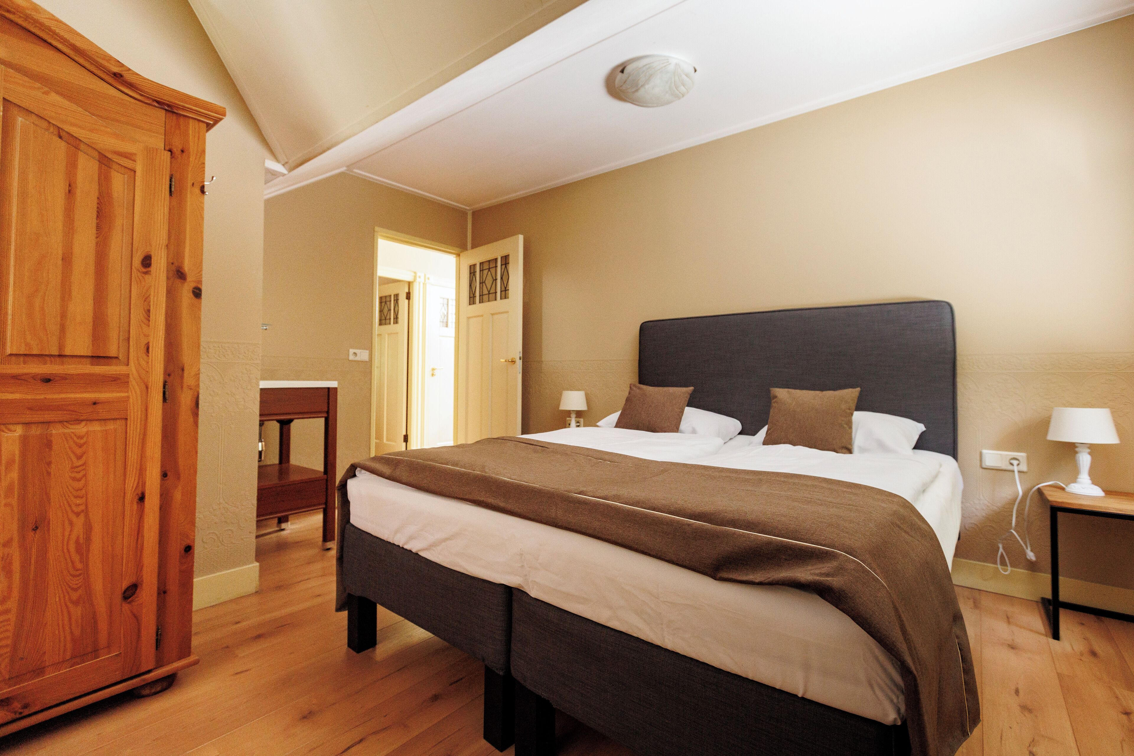 4 間睡房、房內夾萬、熨斗/熨衫板、免費 Wi-Fi