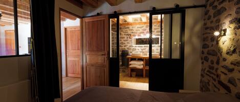 1 bedroom, iron/ironing board, travel crib, WiFi