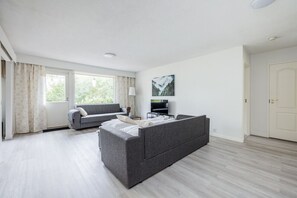 Smart-tv en een kantoor