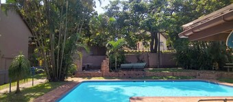 Charming 2-bedroom apartment with AC & WiFi in gorgeous Richards Bay