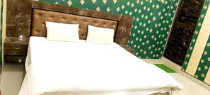 Deluxe Double Room, City View | Free WiFi, bed sheets - Hotel Balaji Palace Ayodhya (Ayodhya)