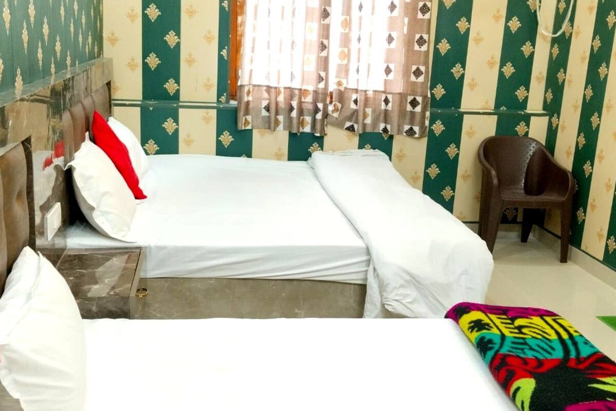 Deluxe Triple Room, City View | Free WiFi, bed sheets