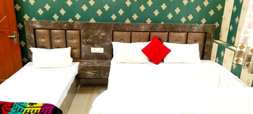Hotel Balaji Palace Ayodhya