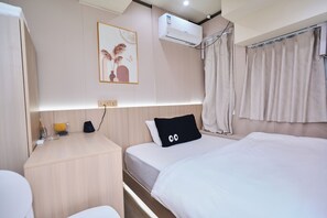 Desk, free WiFi - Serene Smart Stay (Kowloon)