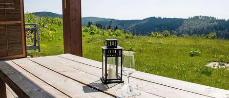 تناول الطعام بالخارج