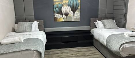 4 habitaciones, wifi gratis y ropa de cama