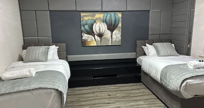 Goodwood Drive Hideaway - 4BR House