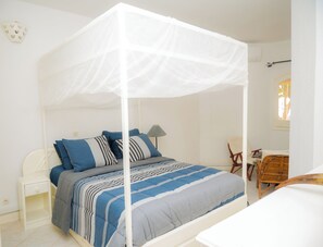 1 habitación, wifi y ropa de cama