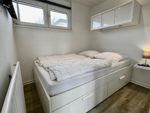 House | 3 bedrooms, iron/ironing board - Beautiful Bungalow in North Holland (Sint Maartensvlotbrug)