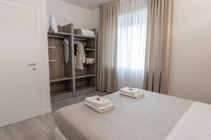 Apartment, Balcony