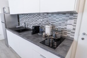 Apartment, Balcony | Private kitchen