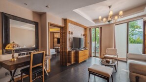 1629 Castle Full Sea View Suite (King room)(With Terrace) | Living area - Pousada De Sao Tiago (Macau)