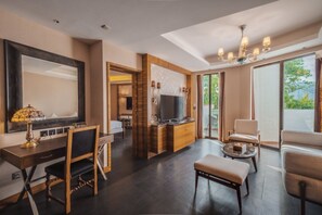 1629 Castle Full Sea View Suite (King room)(With Terrace) | Living area