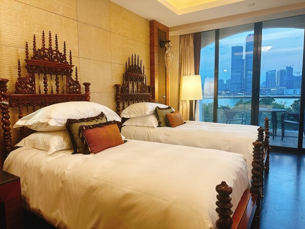 Desk, iron/ironing board, free WiFi - Pousada De Sao Tiago (Macau)