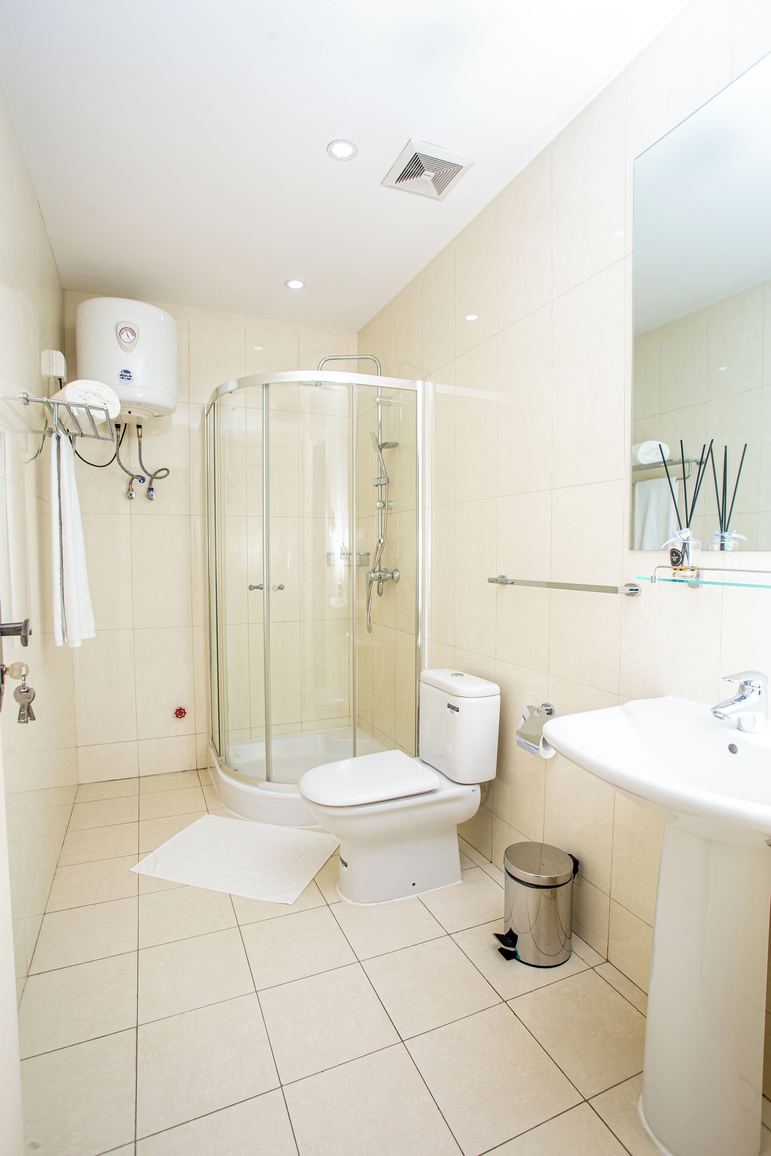 Kamar Superior | Kamar mandi | Shower, perlengkapan mandi gratis, handuk, dan sabun