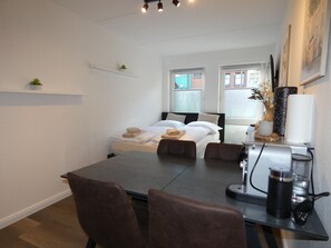 1 chambre, bureau, Wi-Fi gratuit, draps fournis