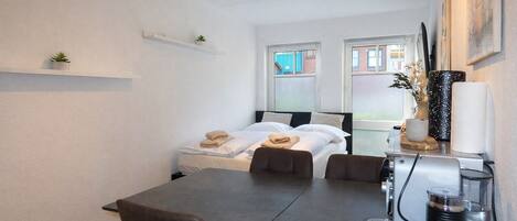 1 chambre, bureau, Wi-Fi gratuit, draps fournis