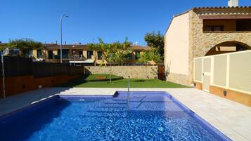 Apartamento | Piscina | Una piscina al aire libre