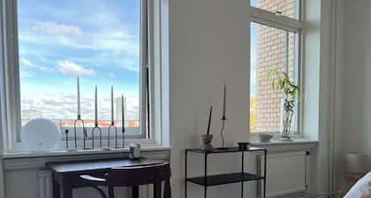 Central Design Apartment - Near Ullevi and Heden with Balcony