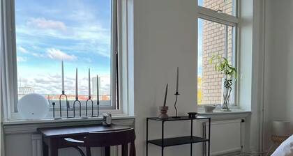 Central Design Apartment - Near Ullevi and Heden with Balcony
