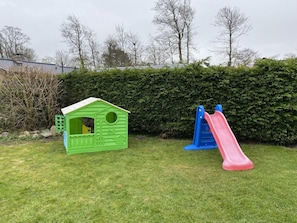 Garden - Lovely Holiday Bungalow With Garden (Sint Maartensvlotbrug)