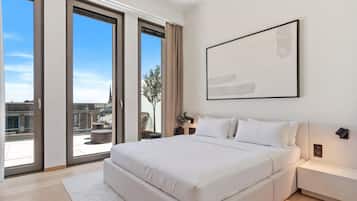 1 habitaciĂłn, decoraciĂłn personalizada, muebles diferentes y escritorio