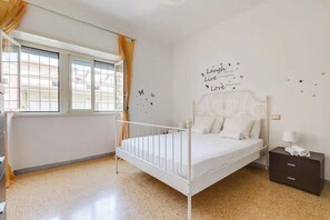 1 bedroom, desk, iron/ironing board, free WiFi