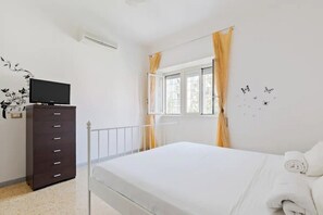 1 chambre, bureau, fer et planche à repasser, Wi-Fi gratuit