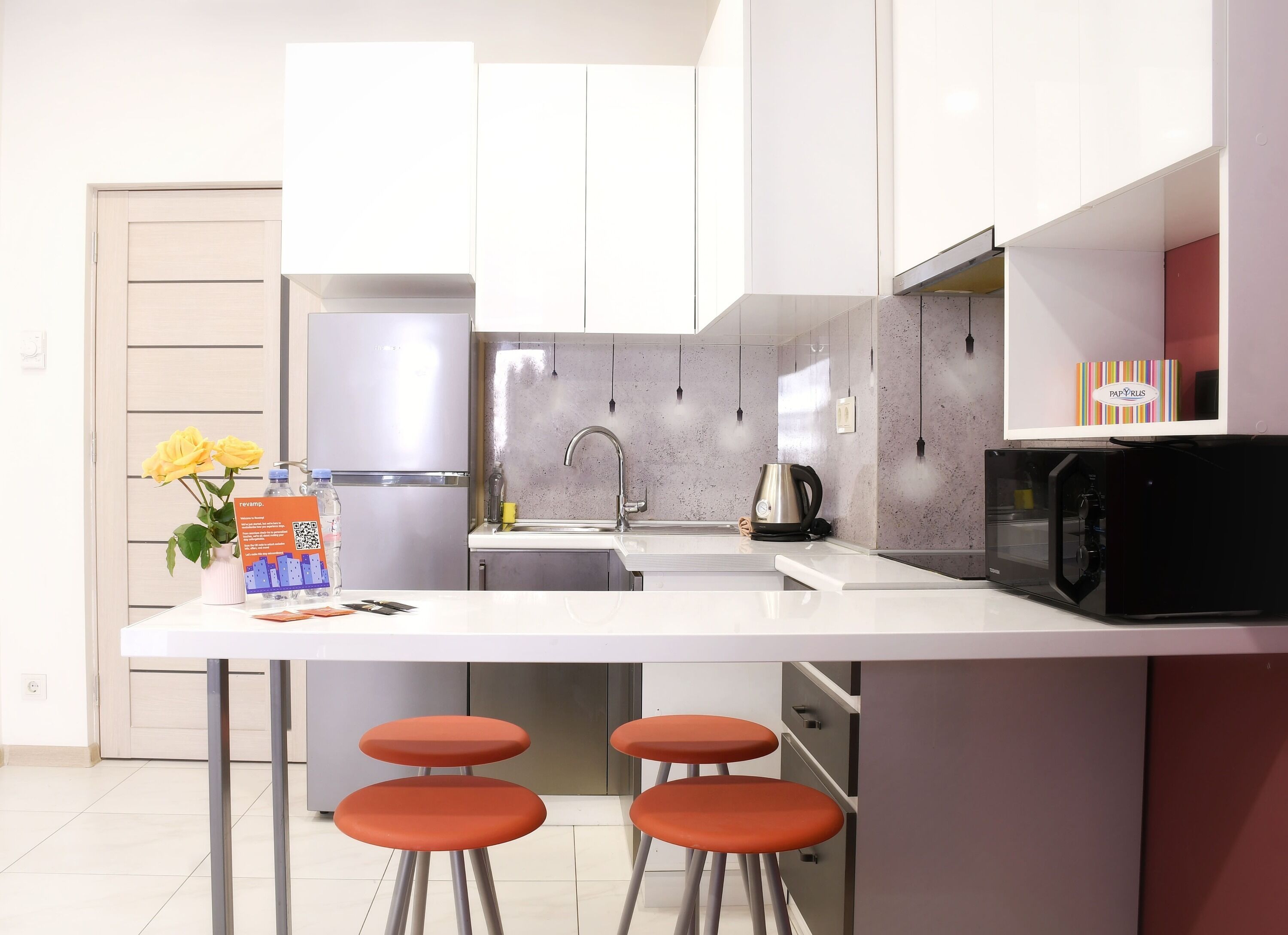 Signatur-lejlighed - 1 soveværelse - køkken - byudsigt | Privat køkken | Køleskab, mikrobølgeovn, kogeplade, elkedel