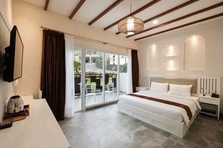 Flamingo Aquila - view 3