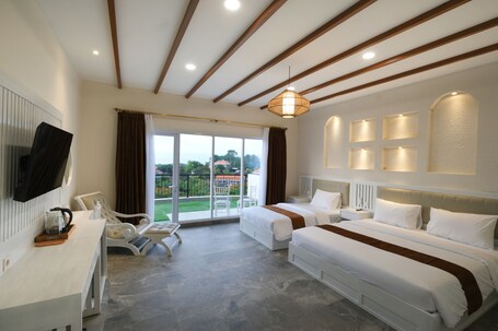 Flamingo Aquila - view 2