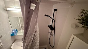 Een douche, een haardroger