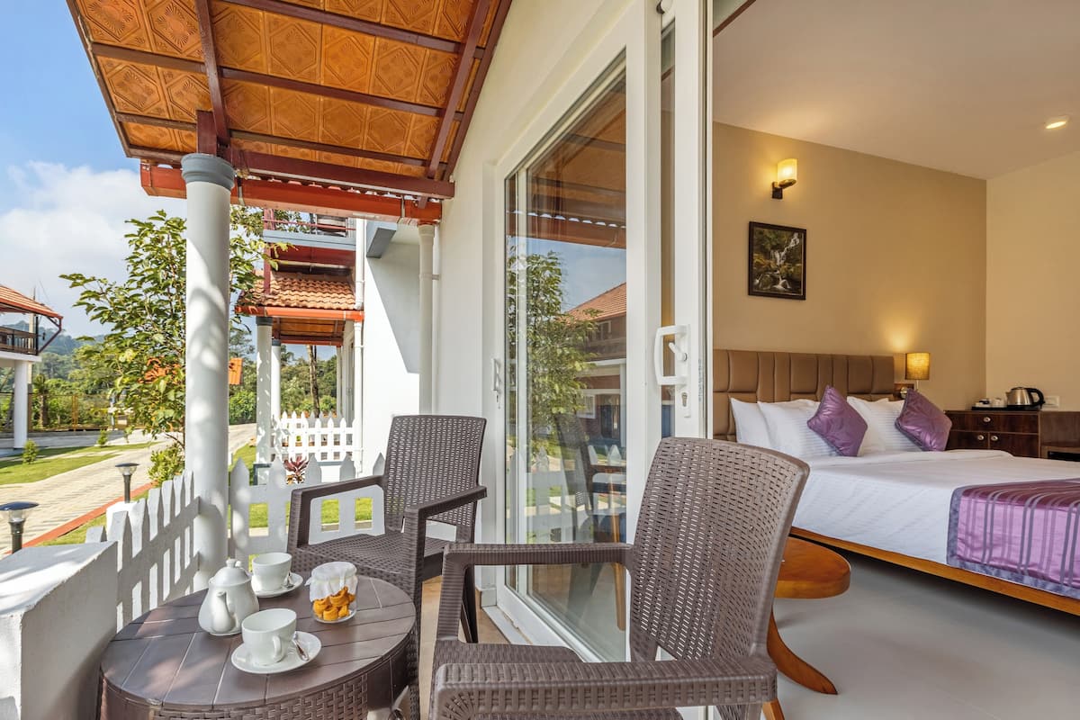 Klassieke tweepersoonskamer, balkon, uitzicht op tuin | Verduisterende gordijnen, beddengoed