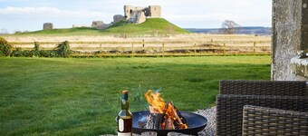 Old Duffus Farmhouse on Scottish Estate - stunning castle views