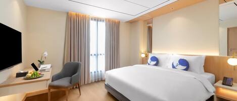 1 bedroom, desk, laptop workspace, free WiFi