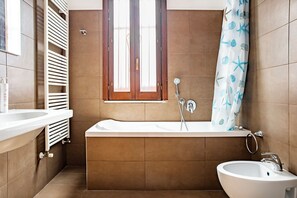 Appartement Duplex Classique, vue mer | Salle de bain