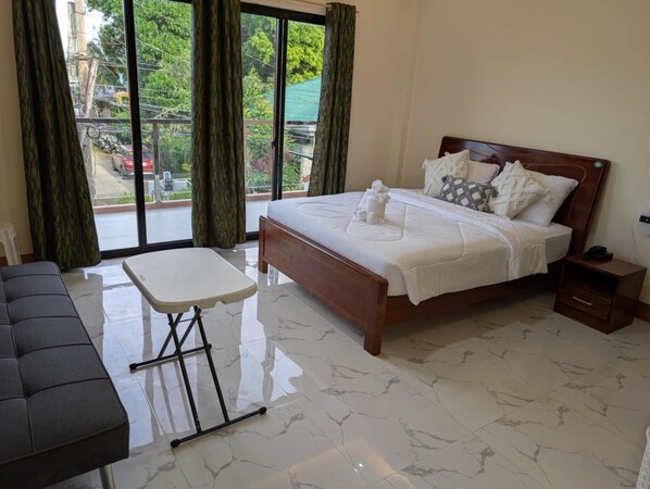 4 Schlafzimmer, Zimmersafe, Schreibtisch, WLAN