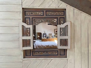 4 bedrooms, internet, bed sheets