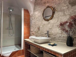 Towels - Pretty atypical house (Vézénobres)