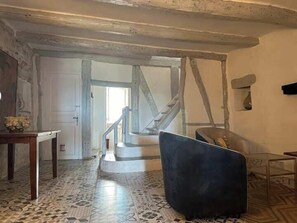 Interior - Pretty atypical house (Vézénobres)