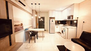Standard Studio, Balcony | Private kitchen