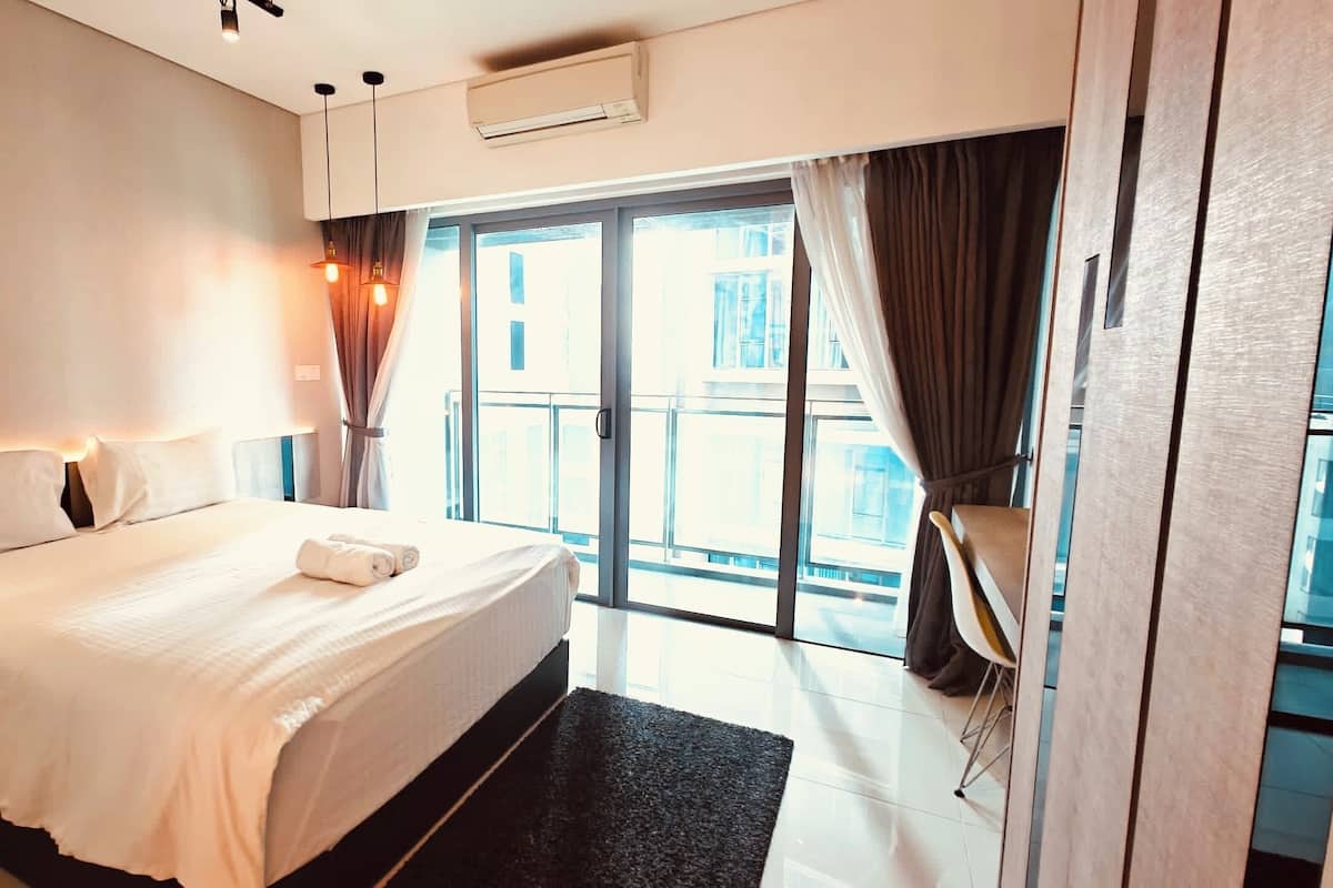 Desk, laptop workspace, free WiFi