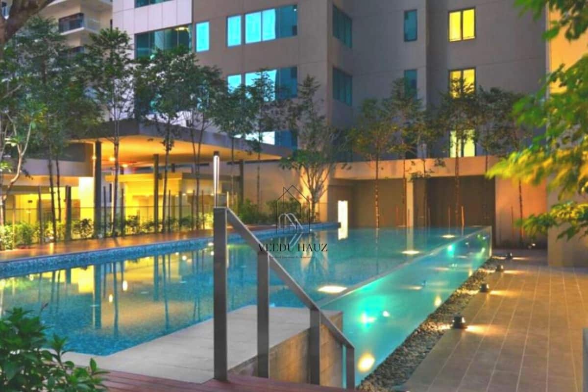 Standard Studio, 1 Queen Bed, Balcony, City View | Living area