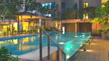 Indoor pool, 2 outdoor pools