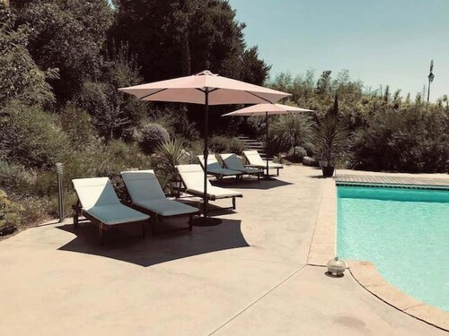 Le mas du figuier au pied de la cité médiévale