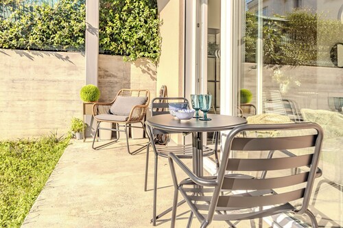 Apartment with Garden 20 COMO, 30 LUGANO