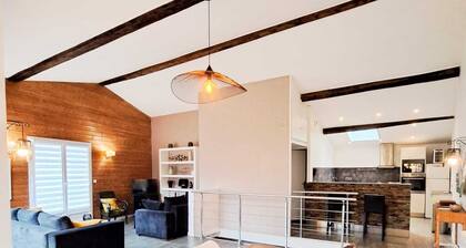Les Cerisiers ~ Family-run, 5 minutes from the center and spa, ideal for work.