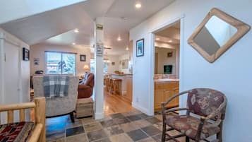 Télévision, cheminée